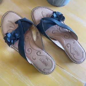 Born Navy Thong Sandals-EUC like new